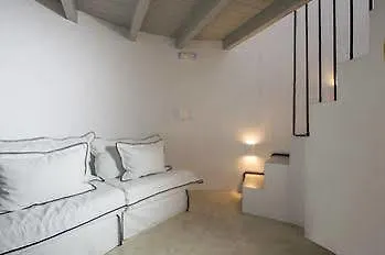 Windmill Santorini Exclusive Retreat * 이메로비글리