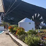Windmill Santorini Exclusive Retreat *