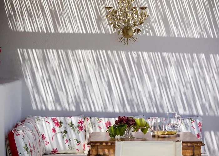 Vila Windmill Santorini Exclusive Retreat